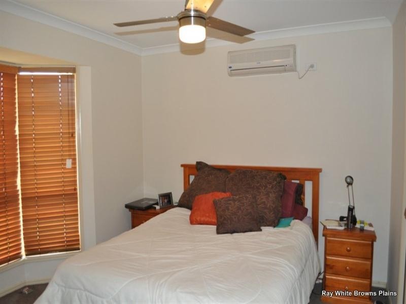 18 Park Close, Hillcrest QLD 4118