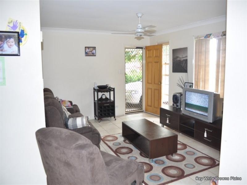 9 Highbury Drive, Crestmead QLD 4132