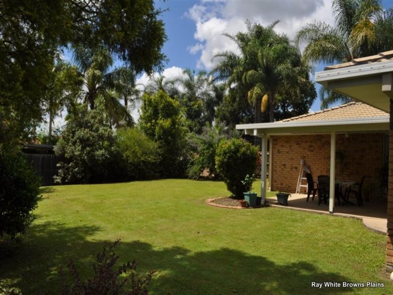 4 Aronia Court, Regents Park QLD 4118