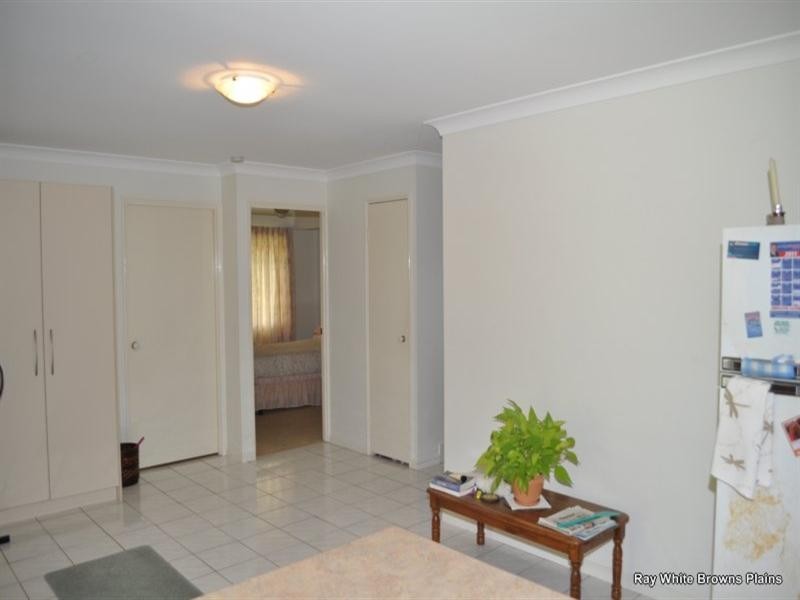4 Aronia Court, Regents Park QLD 4118