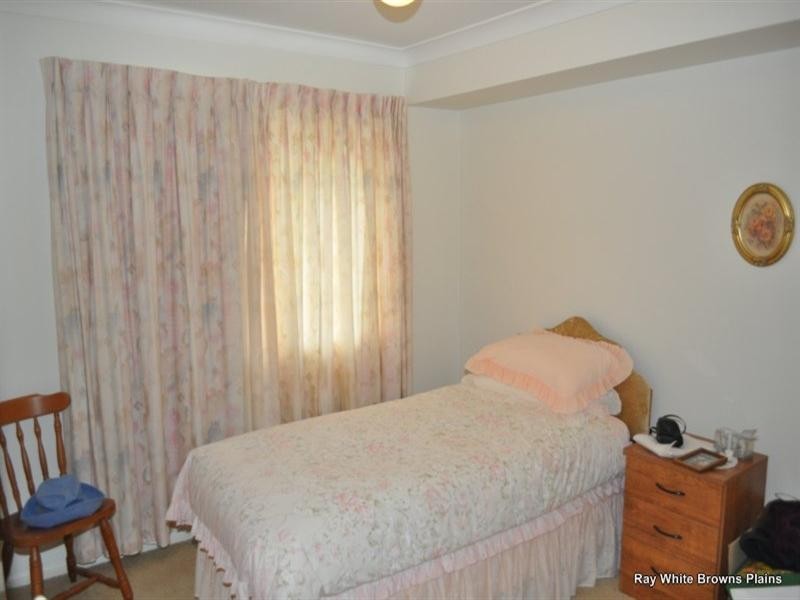 4 Aronia Court, Regents Park QLD 4118