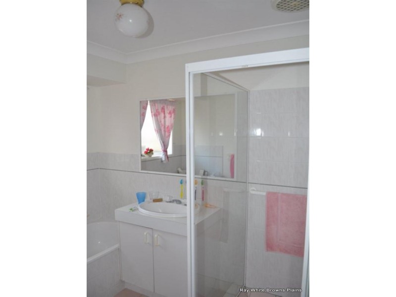 4 Aronia Court, Regents Park QLD 4118
