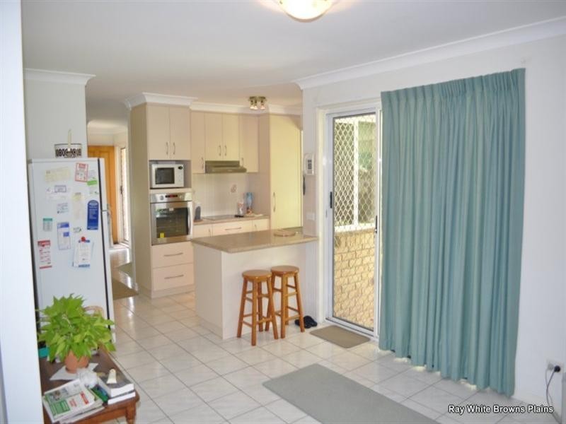4 Aronia Court, Regents Park QLD 4118