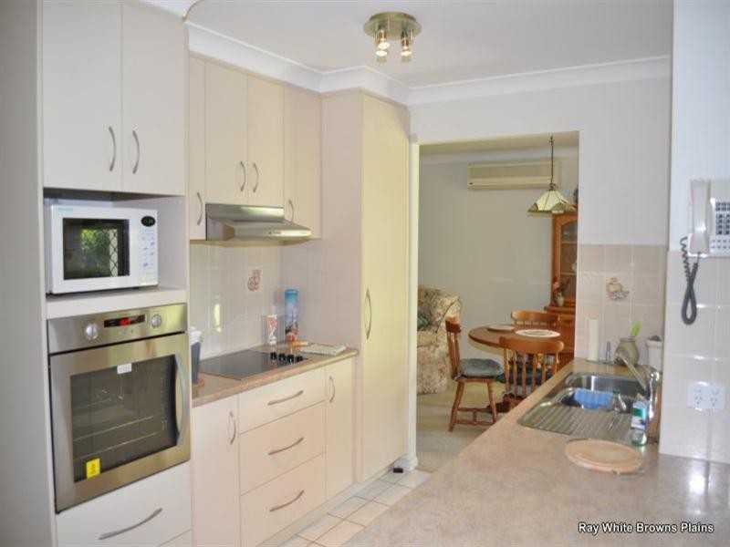 4 Aronia Court, Regents Park QLD 4118
