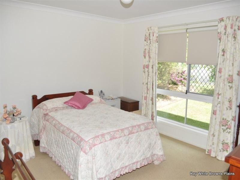 4 Aronia Court, Regents Park QLD 4118