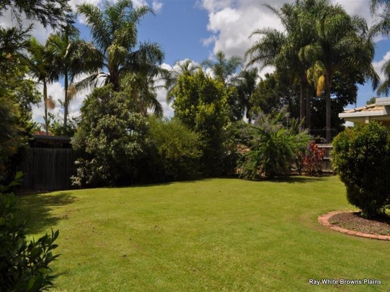 4 Aronia Court, Regents Park QLD 4118