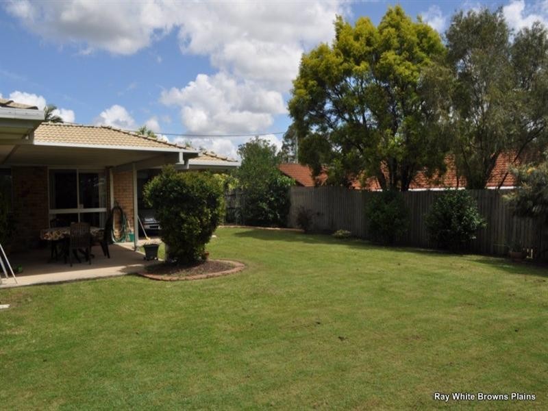 4 Aronia Court, Regents Park QLD 4118