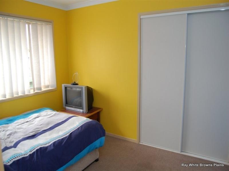 2 Park Close, Hillcrest QLD 4118