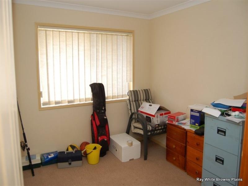 2 Park Close, Hillcrest QLD 4118
