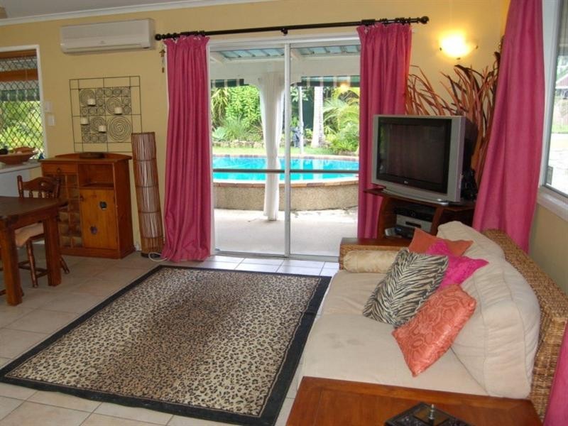 8 Birch Street, Marsden QLD 4132