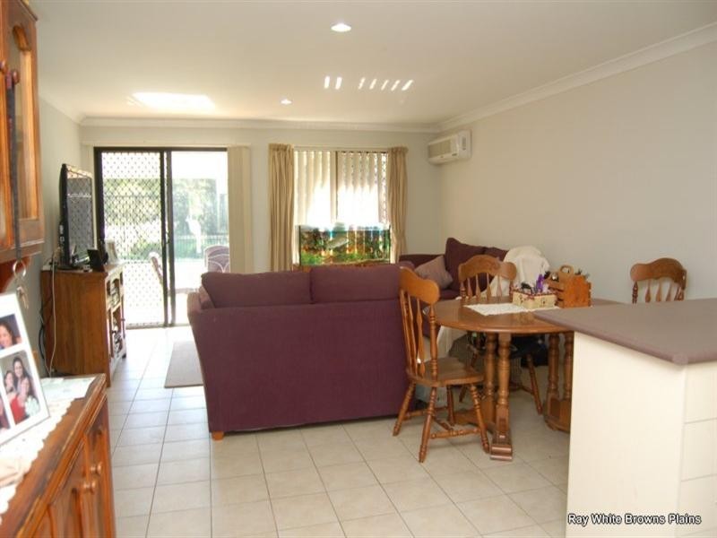 11/8 Shareece Court, Crestmead QLD 4132