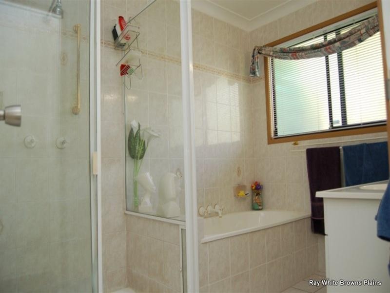 1 Anna Court, Boronia Heights QLD 4124