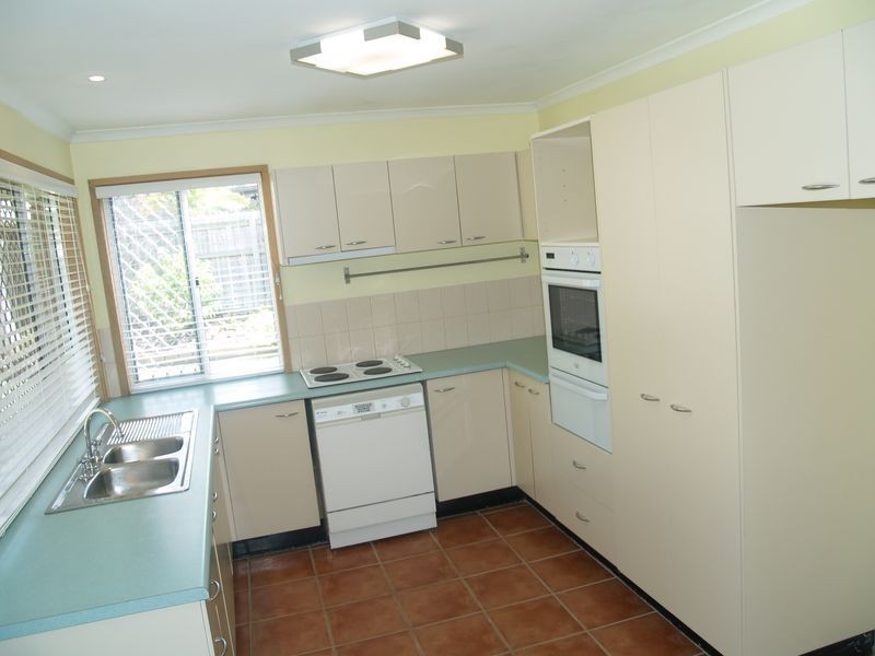 15 Jackson Court, Regents Park QLD 4118