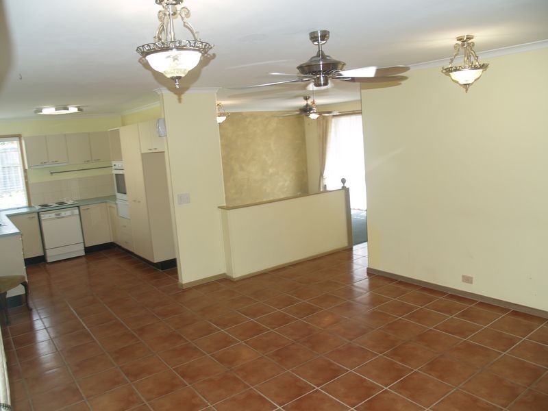 15 Jackson Court, Regents Park QLD 4118