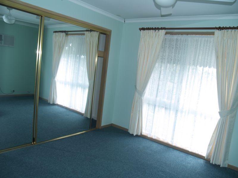 15 Jackson Court, Regents Park QLD 4118