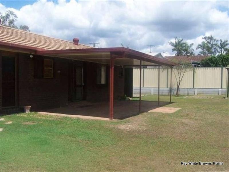 38 Bennett Drive, Regents Park QLD 4118