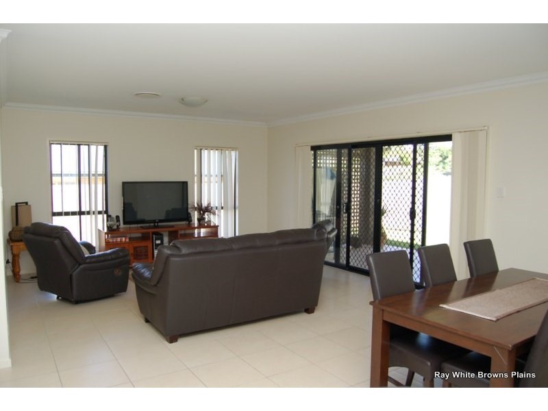 14 Eric Court, Hillcrest QLD 4118