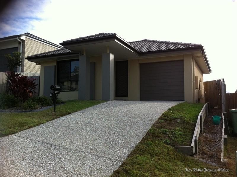 12 Outlook Drive, Waterford QLD 4133