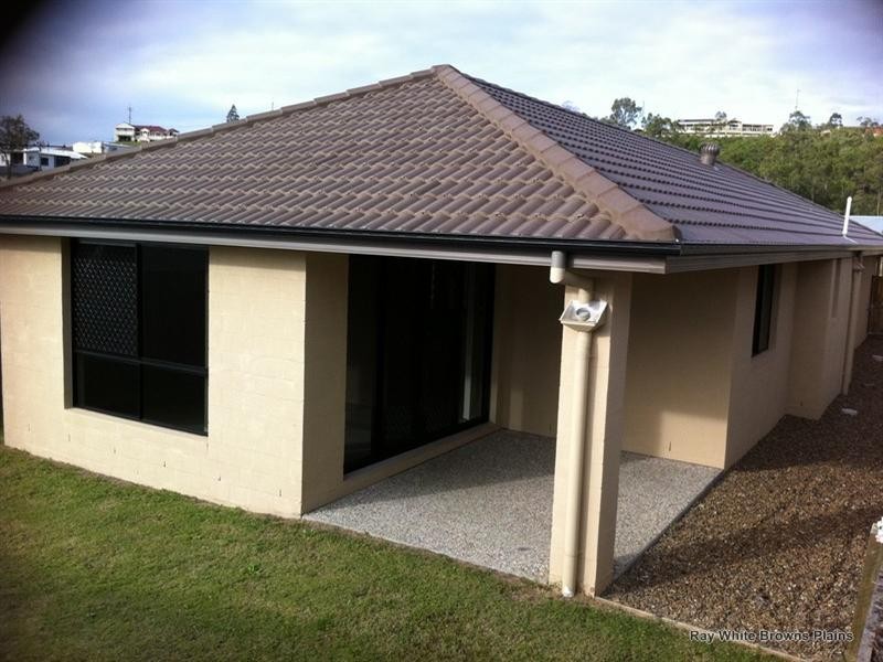 12 Outlook Drive, Waterford QLD 4133