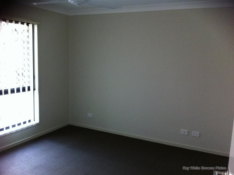 12 Outlook Drive, Waterford QLD 4133