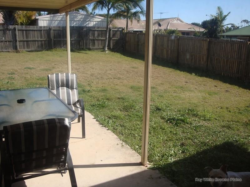 37 Bottlebrush Drive, Regents Park QLD 4118