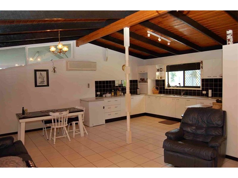 16 Clonmel Street, Regents Park QLD 4118