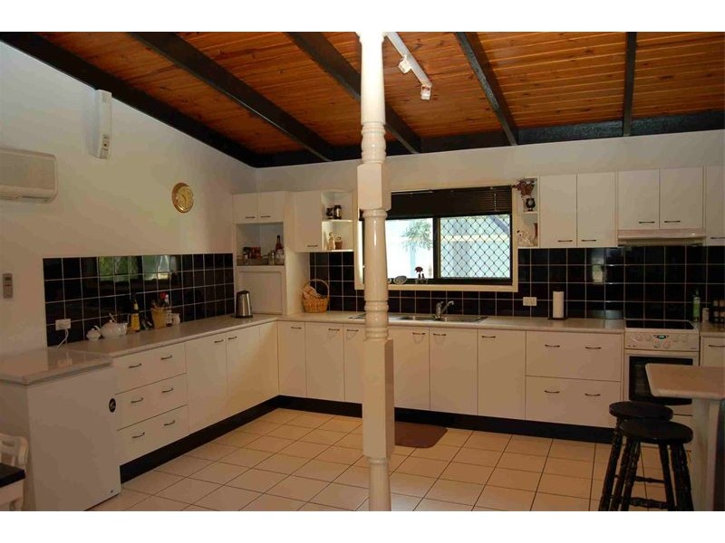 16 Clonmel Street, Regents Park QLD 4118