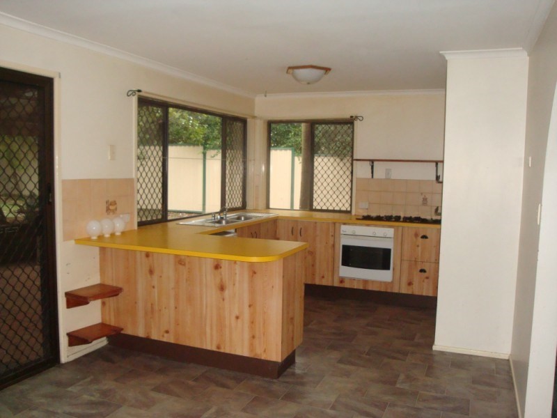 13 Estramina Road, Regents Park QLD 4118