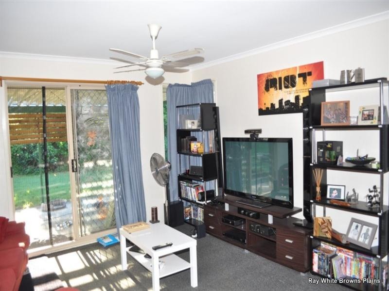 114 Bottlebrush Drive, Regents Park QLD 4118