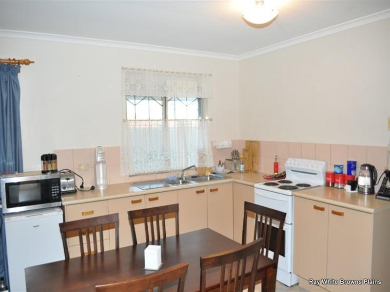 114 Bottlebrush Drive, Regents Park QLD 4118