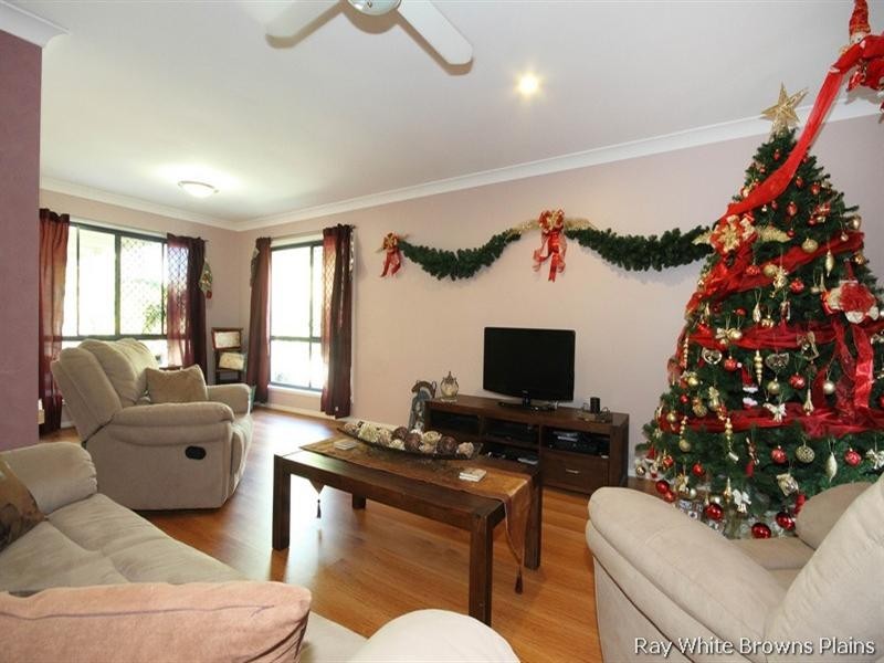 10 Semley Street, Hillcrest QLD 4118