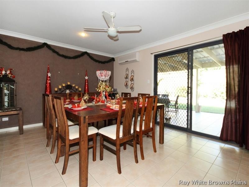 10 Semley Street, Hillcrest QLD 4118