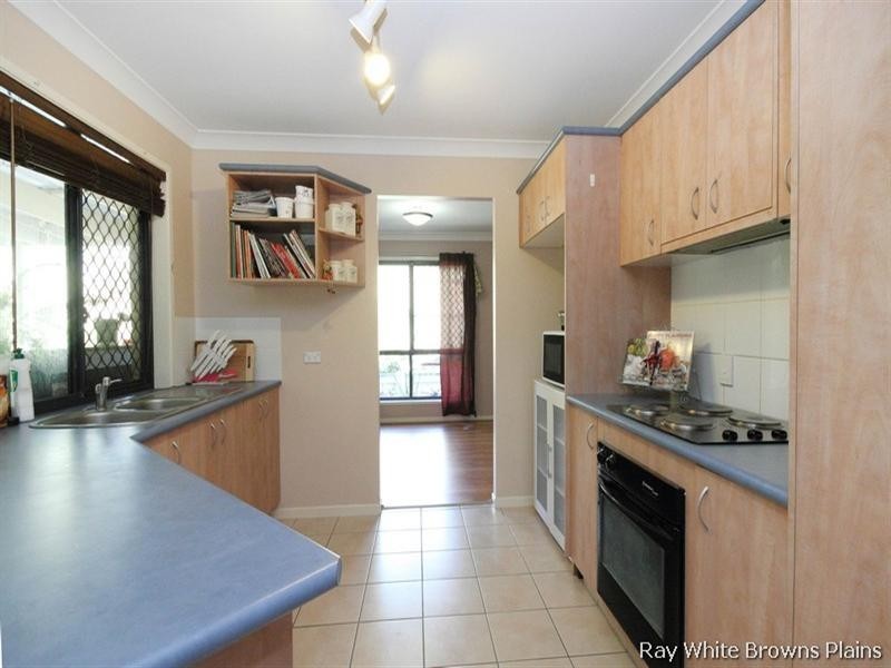 10 Semley Street, Hillcrest QLD 4118