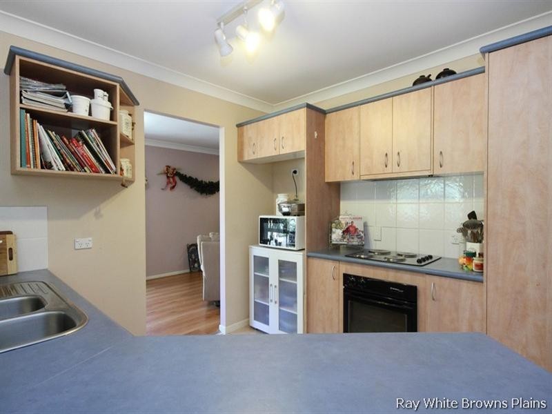 10 Semley Street, Hillcrest QLD 4118