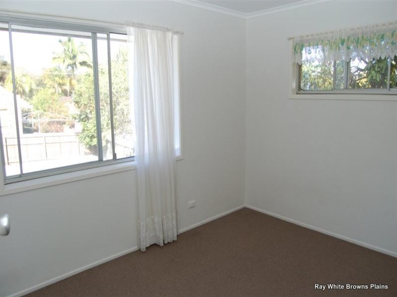 9 Dryade Street, Regents Park QLD 4118