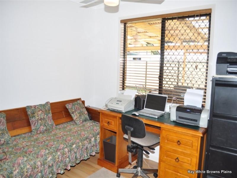 4 Langham Street, Hillcrest QLD 4118