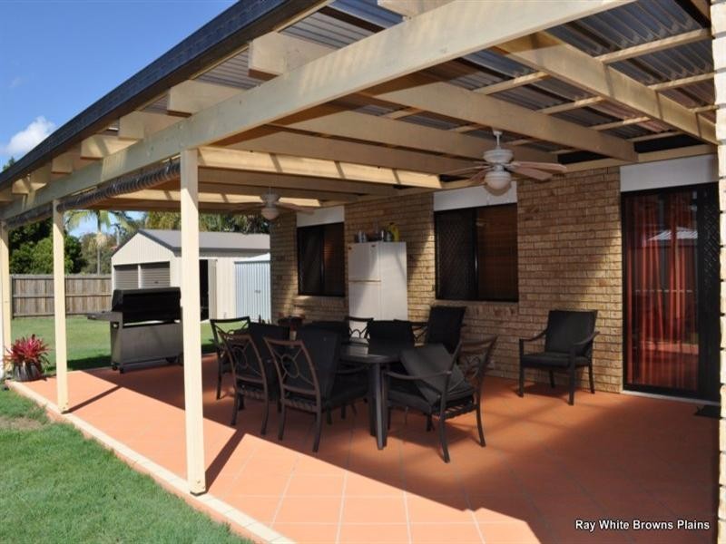 4 Langham Street, Hillcrest QLD 4118