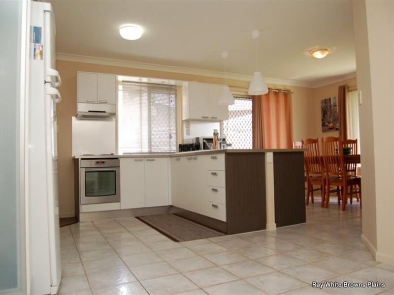 12 Woodrow Place, Marsden QLD 4132