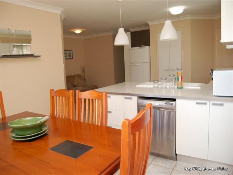 12 Woodrow Place, Marsden QLD 4132