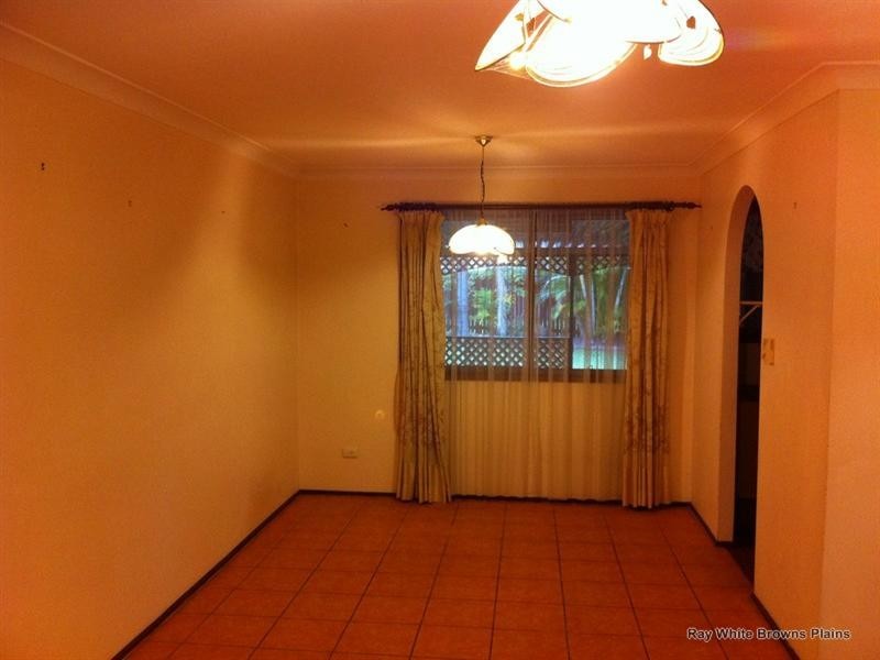 128 Estramina Road, Regents Park QLD 4118