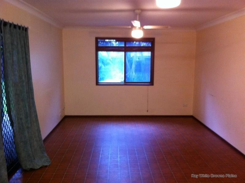 128 Estramina Road, Regents Park QLD 4118