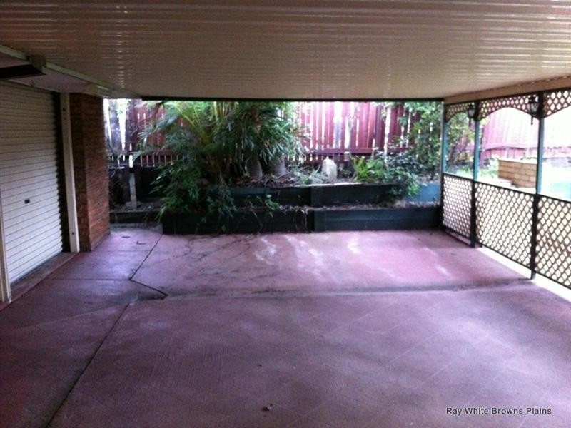 128 Estramina Road, Regents Park QLD 4118