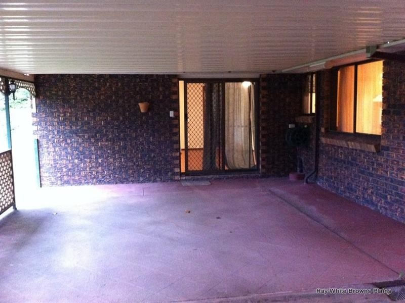 128 Estramina Road, Regents Park QLD 4118