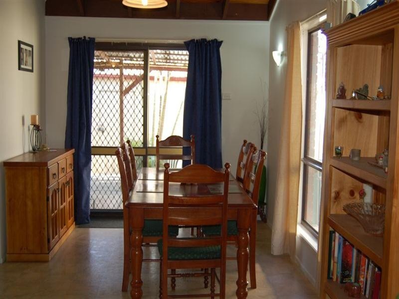 42 Estramina Road, Regents Park QLD 4118