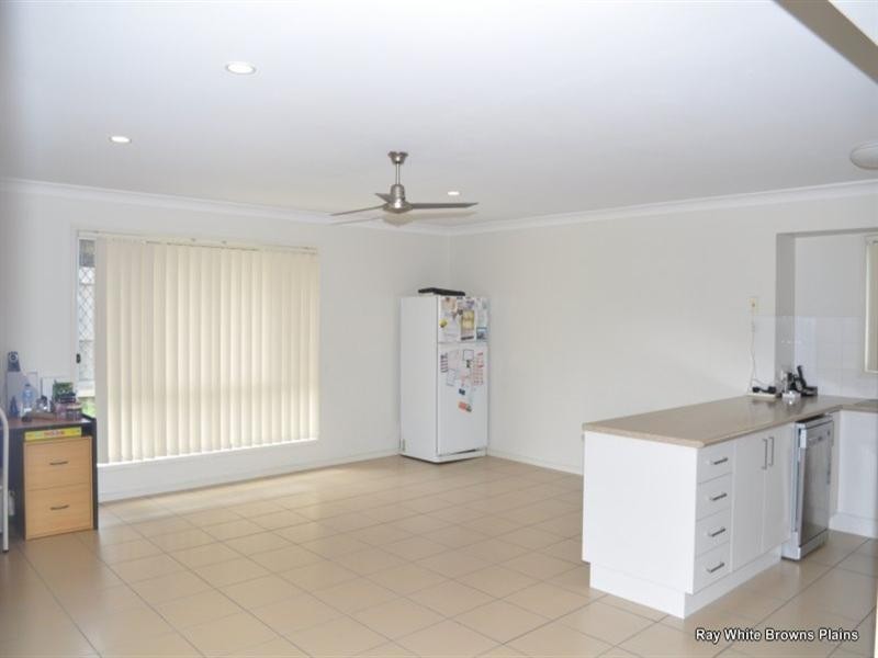 5 Eric Court, Hillcrest QLD 4118