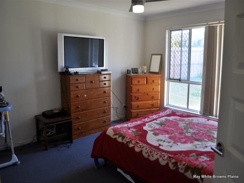 5 Eric Court, Hillcrest QLD 4118
