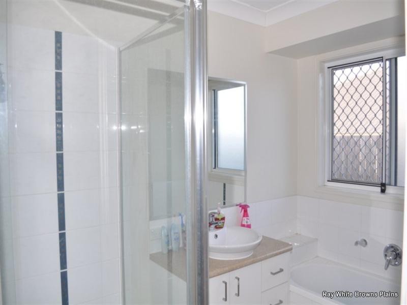 5 Eric Court, Hillcrest QLD 4118