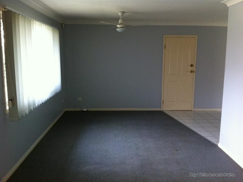 52 BUSHLAND Drive, Regents Park QLD 4118