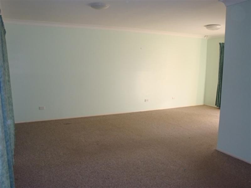 34 Dracon Street, Regents Park QLD 4118