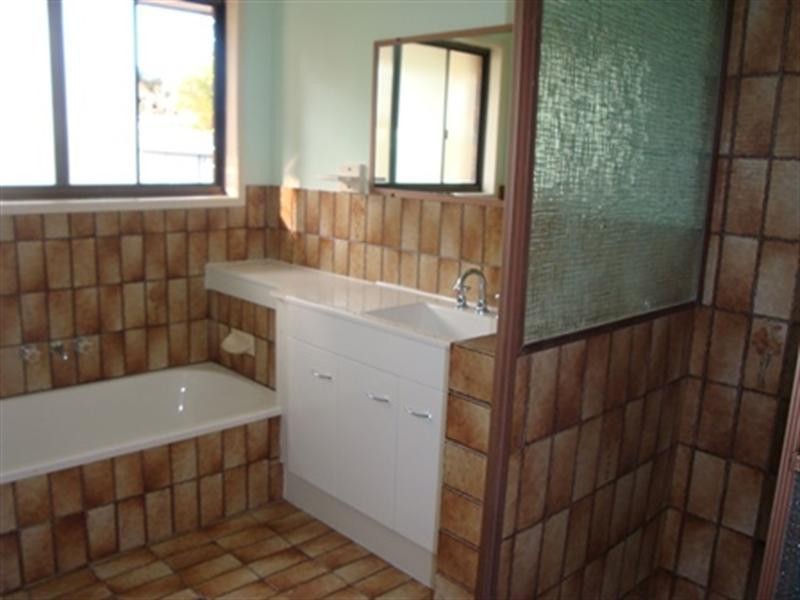 34 Dracon Street, Regents Park QLD 4118